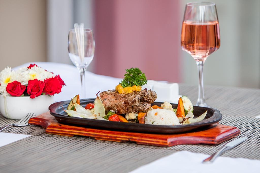 Hotel Monomotapa Harare Zewnętrze zdjęcie